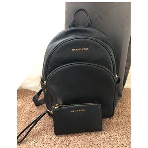 Authentic MK Wallet✨ And Authentic MK backpack! Matching!